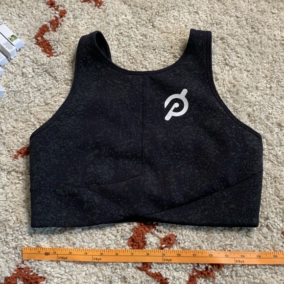 Lululemon X Peleton- Size 12 - Reflective- Energetic Edge Crop Top - Picture 8 of 14